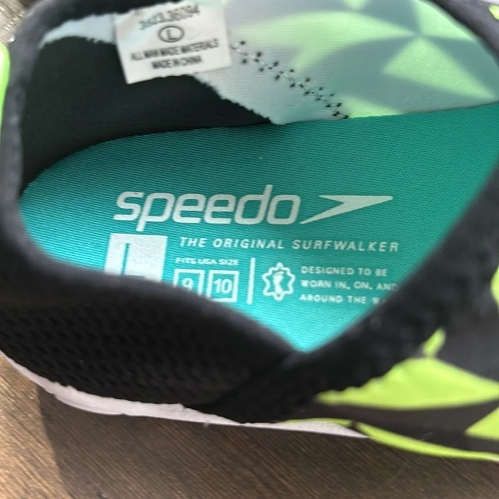 Speedo UV Protection water shoes, the original surf walker,pull tab, rubber sole